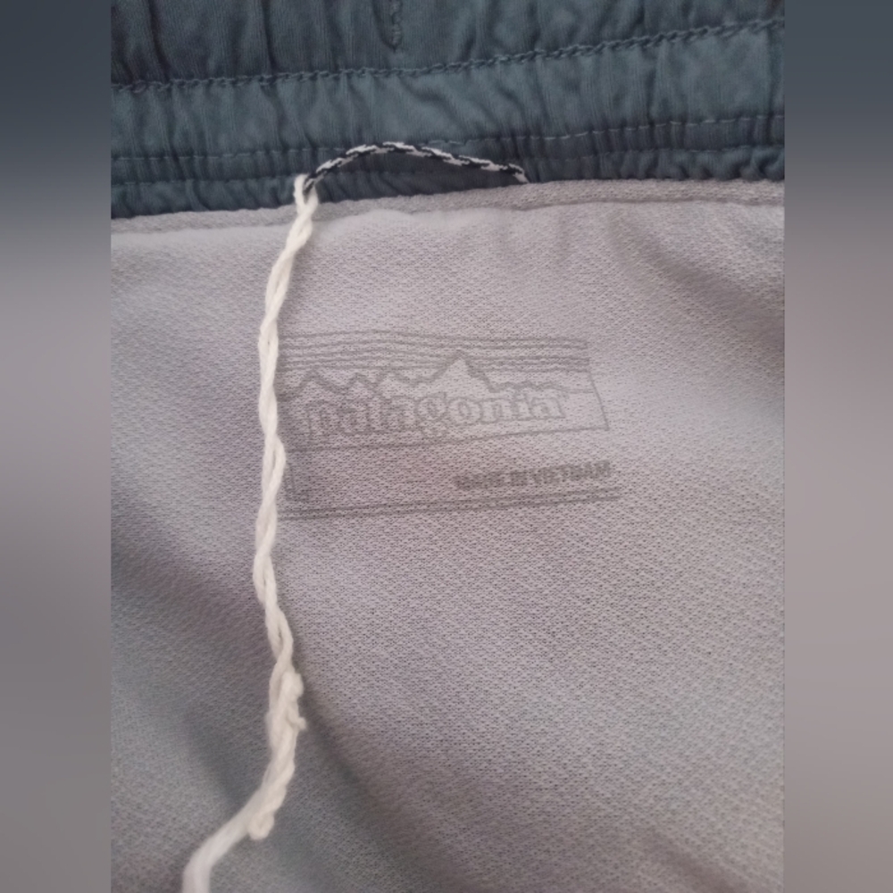 Patagonia Women's Nine Trails Shorts - 4"  color Plume Grey. - Picture 9 of 10